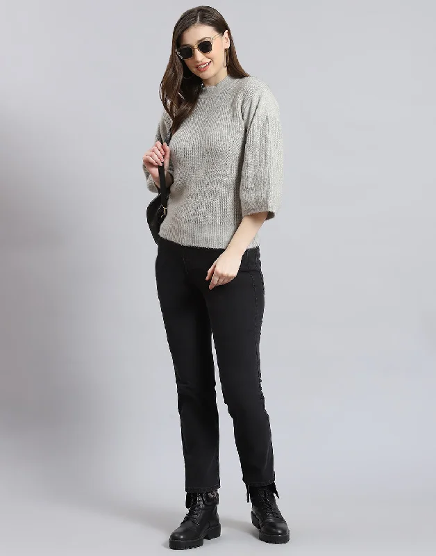 Women Grey Self Design Round Neck 3/4th Sleeve Sweater